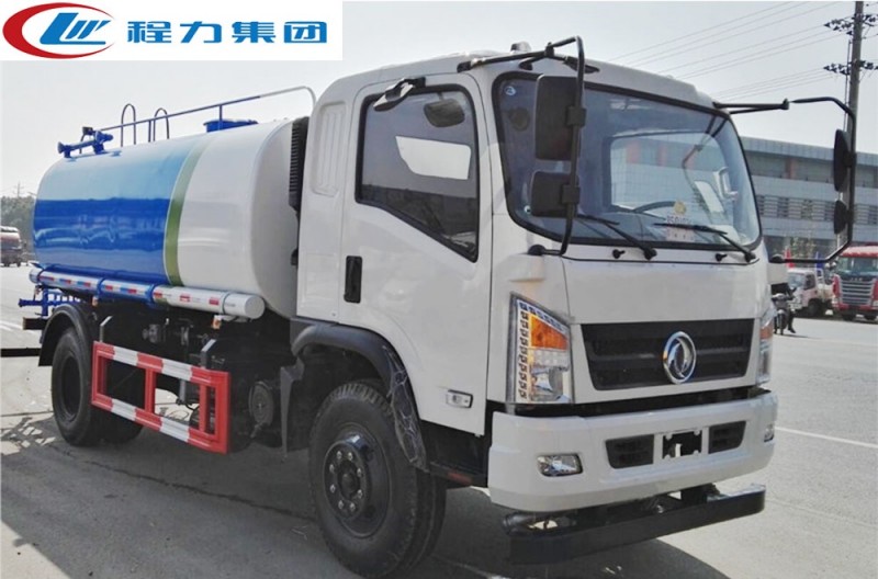 東風D912新款8-12方灑水車