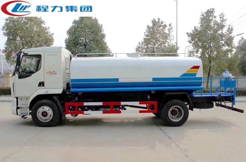 東風(fēng)柳汽12方灑水車(chē)