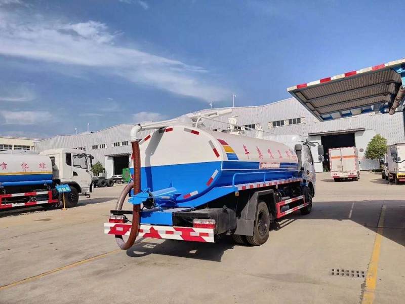 東風(fēng)大多利卡7方吸糞車