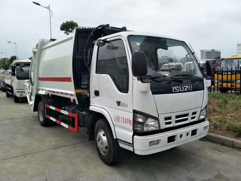 五十鈴4-6方壓縮垃圾車(chē)