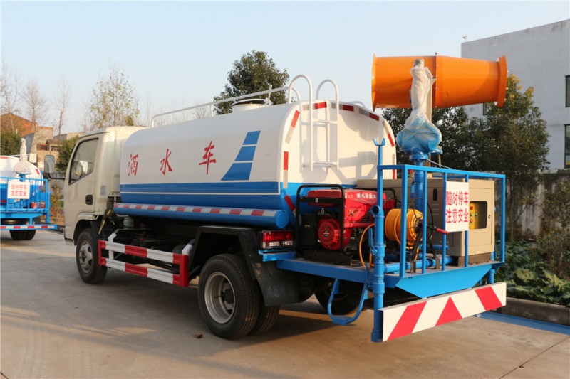 東風(fēng)多利卡(3方)綠化噴灑車 東風(fēng)多利卡(3方)綠化噴灑車圖片