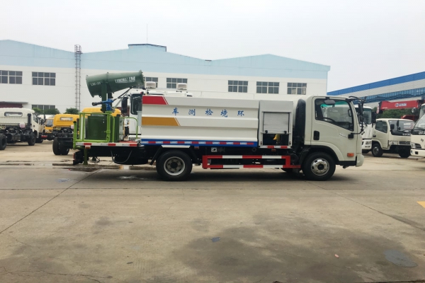 大運(yùn)多功能抑塵車(5噸、30米霧炮機(jī)) 大運(yùn)多功能抑塵車(5噸、30米霧炮機(jī))圖片