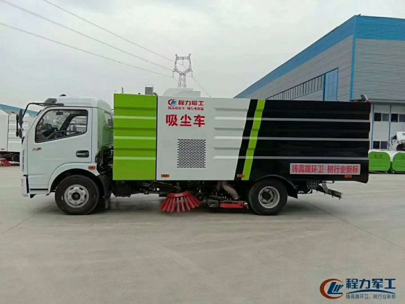 東風(fēng)大多利卡8方吸塵車(chē)