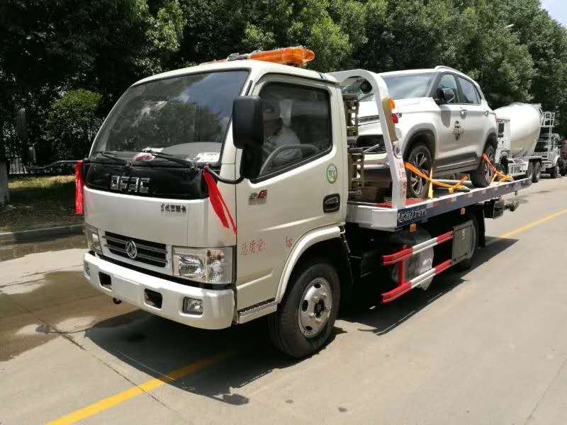 東風(fēng)多利卡藍牌一拖二清障車