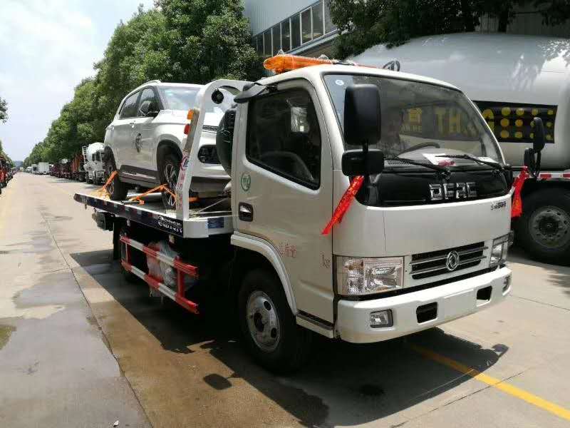 東風(fēng)多利卡藍牌一拖二清障車