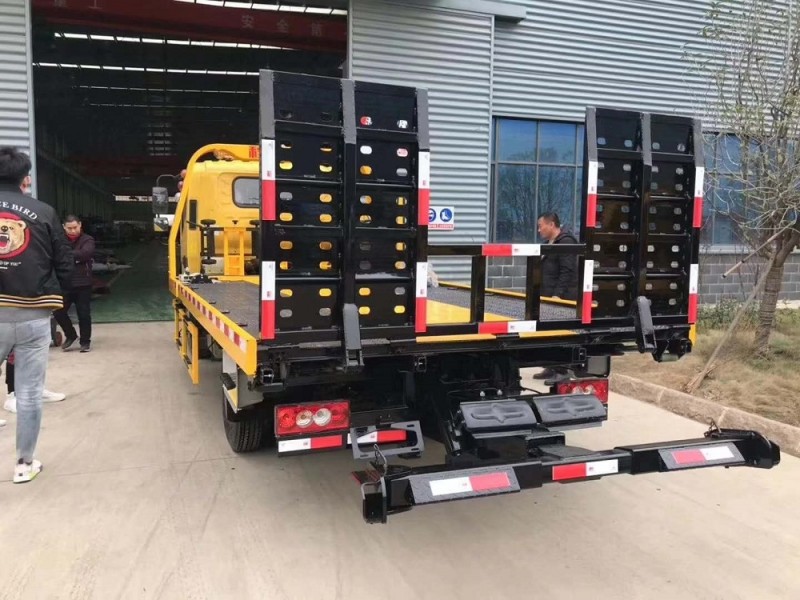 東風(fēng)多利卡藍牌一拖二清障車