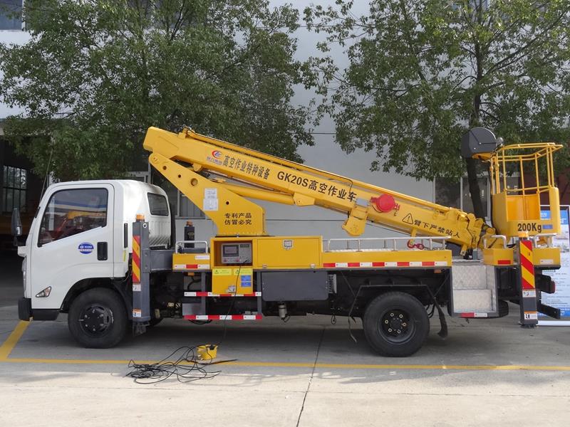江鈴凱銳20米伸縮臂高空作業車 江鈴凱銳20米伸縮臂高空作業車圖片