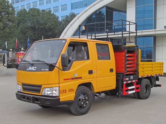 江鈴雙排座8-10米平臺升降高空作業(yè)車 江鈴雙排座8-10米平臺升降高空作業(yè)車圖片