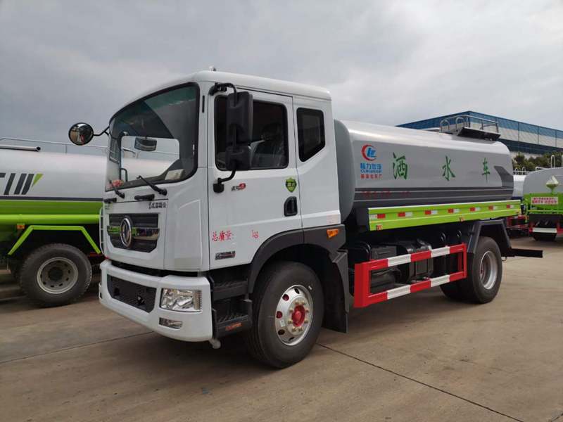 國(guó)六東風(fēng)D9灑水車(chē) 國(guó)六東風(fēng)D9灑水車(chē)圖片