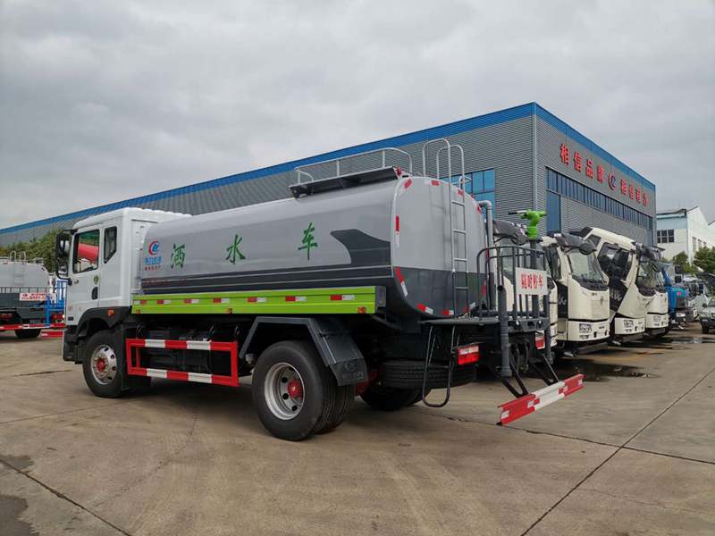 國(guó)六東風(fēng)D9灑水車(chē)圖片