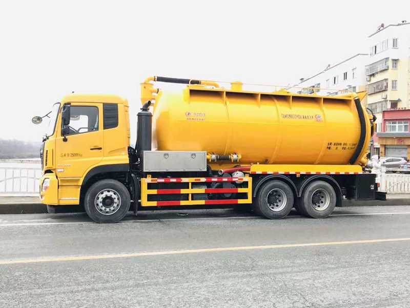 東風(fēng)天龍清洗吸污車 東風(fēng)天龍清洗吸污車圖片