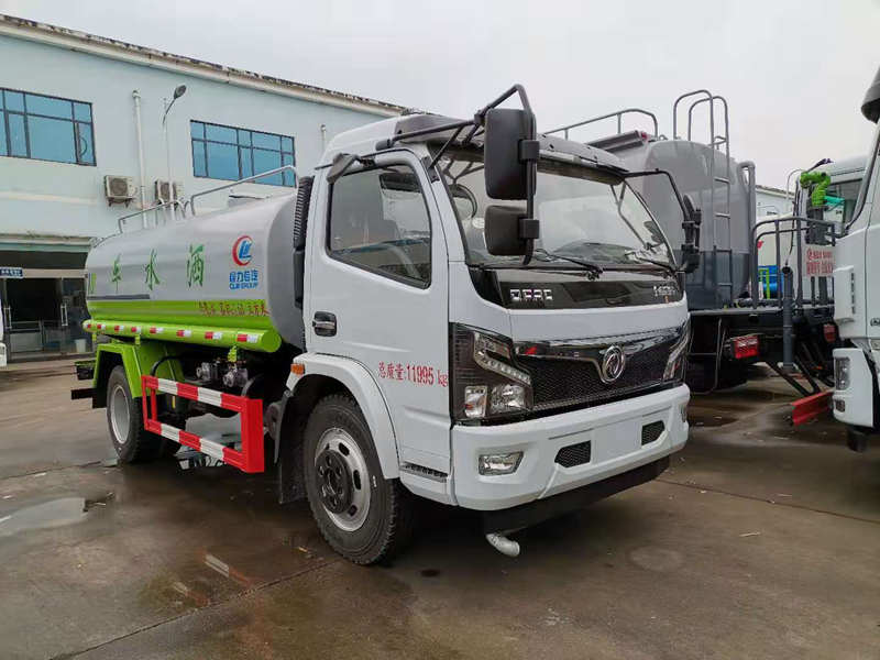 東風大多利卡灑水車（9方）