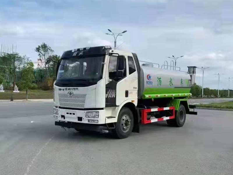 解放J6灑水車（14噸）