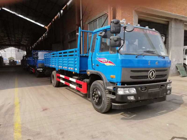 東風(fēng)145教練車